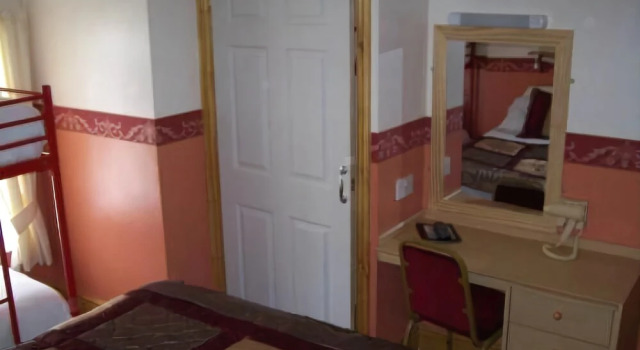The Cresta Guest House, Забронировать Гостевой дом Блэкпул Ланкашир, рядом с Пляж Blackpool Pleasure