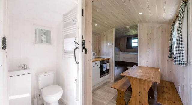 Honeysuckle Farm Hut 7 - Suffolk Farm Holidays, Забронировать Фермерский дом Фермерские дома Англии, Фермерский дом