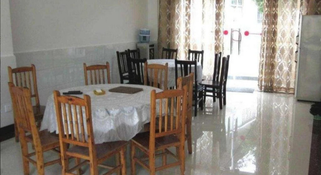 Emeishan Longshan Inn, Rezerwuj Hotel Tanie hotele w Emeishan