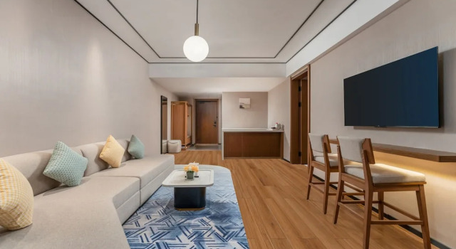 Двухместный люкс Deluxe Hilton Garden Inn Huzhou High-Speed Railway Station