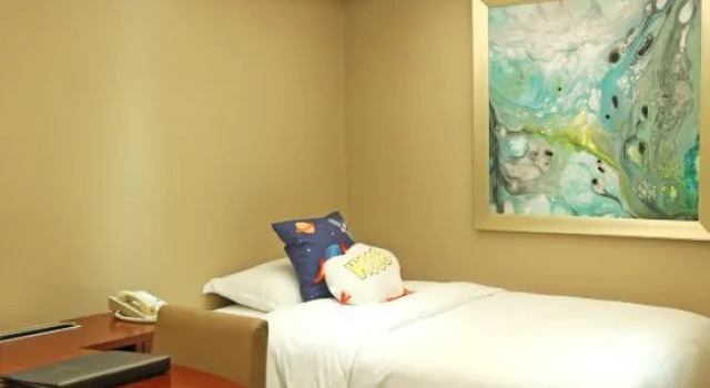 Двухместный семейный люкс с видом на озеро Guangxi Wharton International Hotel