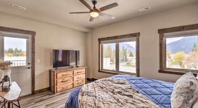 Cozy Columbia Falls Condo w/ Private Balcony!, จอง อพาร์ทเมนท์ Columbia Falls Flathead Valley