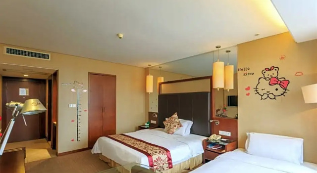 Семейный номер Standard Changsha Xiaoxiang Huatian Hotel