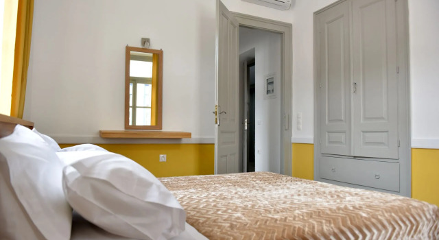 Douskos Guesthouse, Book Guesthouse SPA Hotels in Hydra, SPA