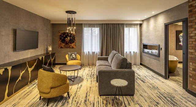 Люкс Best Western Plus Hotel Saint-Roch Orleans