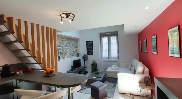 Hyper center, air-conditioned, for 4A lot of charm and character #C3, จอง โรงแรม เกรโนเบิล Grenoble Area