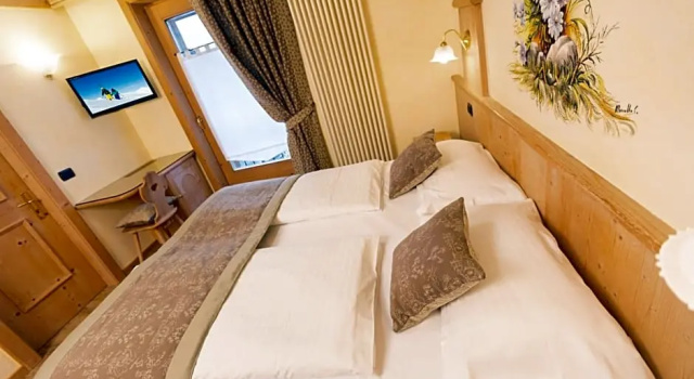 Двухместный номер Standard Hotel Crosal