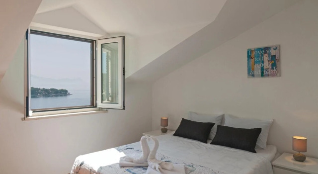 Nice Apartment in Selca With 2 Bedrooms and Wifi
