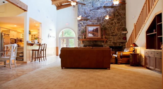 The Lodge at Cat Creek, Rezervovat Hotel East Franklin Spojené státy americké