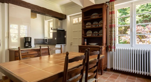 Quaint Holiday Home with Garden, Rezerwuj Hotel Hotele w Payzac z basenem, Basen