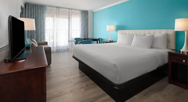 Двухместный номер Standard с балконом и с частичным видом на море Howard Johnson Plaza by Wyndham Ocean City Oceanfront