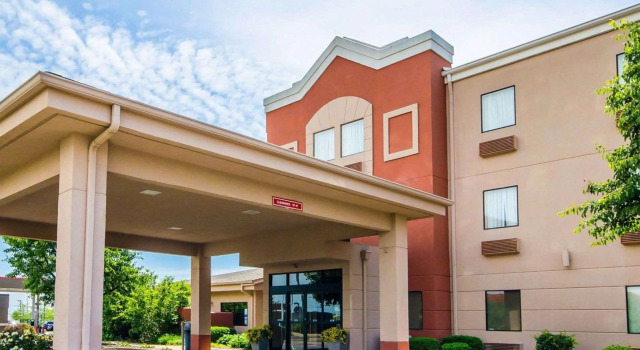 Comfort Suites Louisville East, จอง โรงแรม Douglass Hills Louisville Metropolitan Area