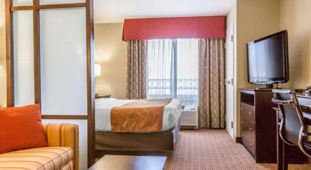 Двухместный люкс Deluxe Comfort Suites Blythe