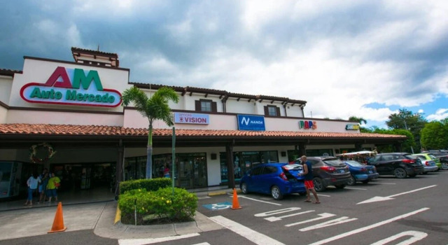 Extra-large 1 Bedroom 2nd Floor Luxury at Pacifico