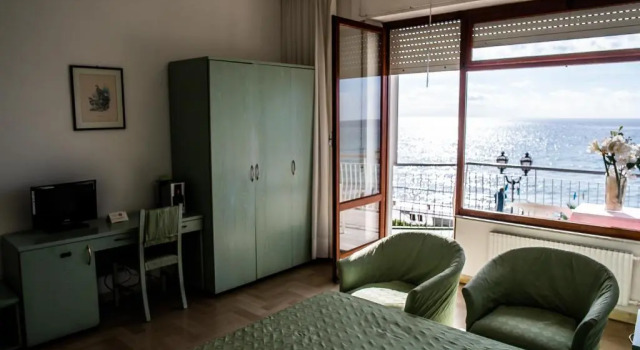 Двухместный номер Standard с видом на море Hotel West End