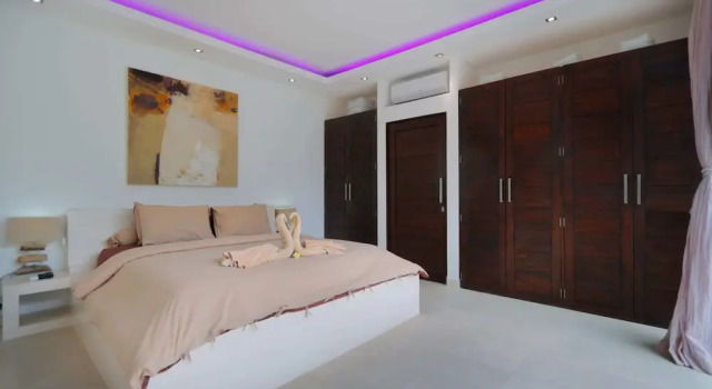 Вилла с 3 комнатами с балконом Elegant Private Villa, 3 BR, Seminyak With Staff