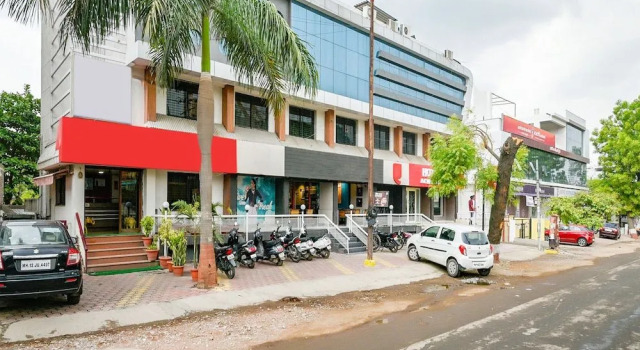 OYO 15349 Hotel Ira Executive, Забронировать Отель Отели штата Махараштры 3 звезды, 3*