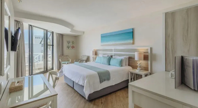 Номер Deluxe с балконом Bayview Hotel