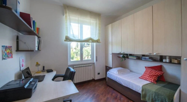 Nice and Colorful 2 bed Flat Near San Giovanni, Забронировать Отель Аппио-Латино Рим, рядом с Ослиные ворота