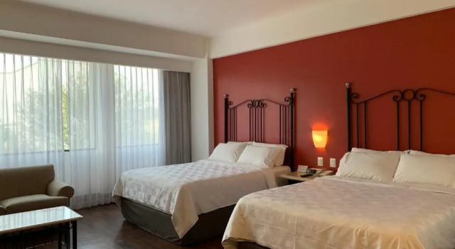 Четырёхместный номер Standard Holiday Inn Hotel & Suites Centro Historico by IHG