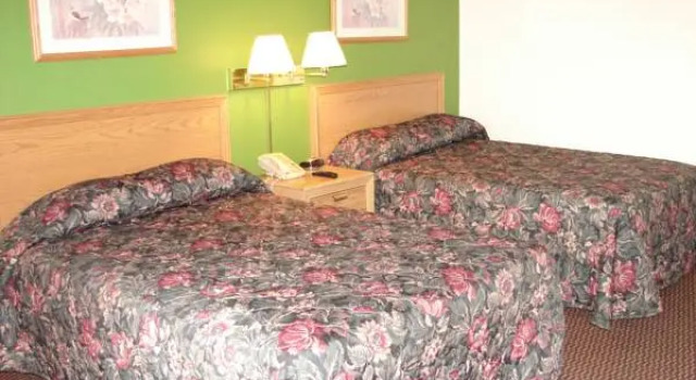 Номер Deluxe Columbus Inn & Suites