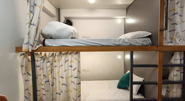 Кровать в общем номере Moustache Jaipur,Hostel & Rooftop Bar