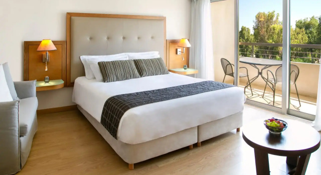 Двухместный номер Deluxe с видом на внутреннюю территорию Atlantica Miramare Beach