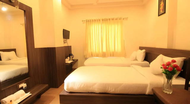 Rajdarbar Hotel & Banquets, Prenota Hotel Siliguri West Bengal