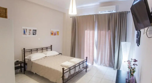 Luxurious Studio, near Athens Airport, Забронировать Отель Маркопулон Месойеас 