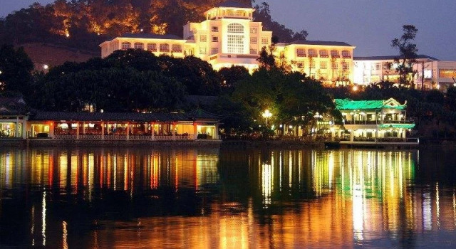 Royal Hotel
