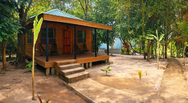 Бунгало Kin Resort Lodge