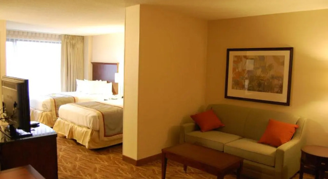 Четырёхместный полулюкс Kahler Inn and Suites