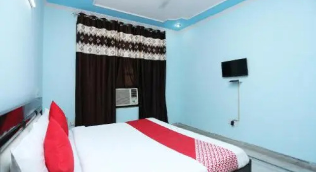 OYO 24496 Lotus Residency, Varaa Hotelli Faridabad Haryana