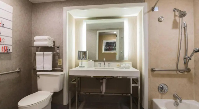 Номер Standard Renaissance Chicago Downtown Hotel