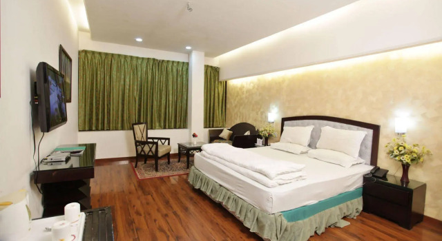 Hotel Grand Mumtaz Towers, Забронировать Отель Сринагар Jammu & Kashmir Ski
