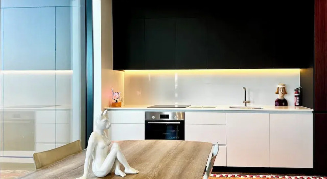1BR with Balcony Close to Ferry by Zodiak Stays