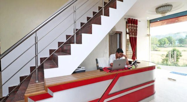 OYO 37345 Hotel Saffron Living