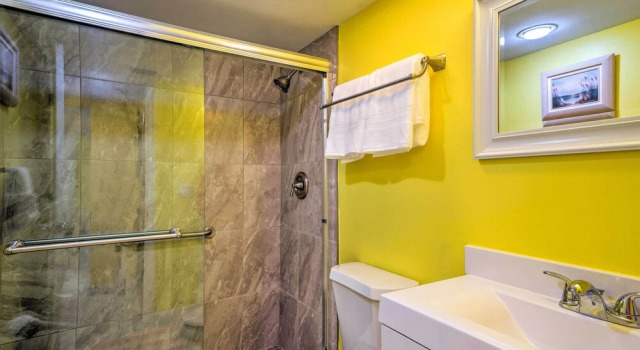 Апартаменты Cheery Condo With Pool Access: 3 Miles to Beach!