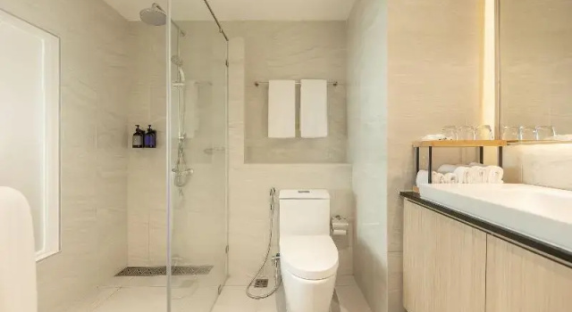 Трёхместный номер Deluxe с балконом и с видом на море Eastin Resort Rayong