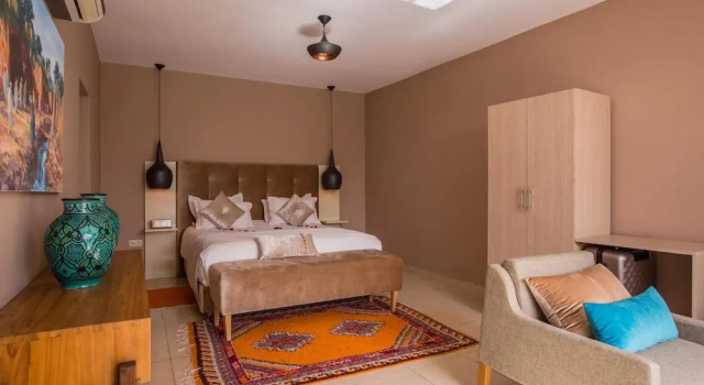 Villa with 7 Bedrooms in Annakhil, Marrakech, with Private Pool, Enclosed Garden And Wifi, Забронировать Вилла Отели Марракеш-Тенсифт-Эль-Хауз с парковкой, Парковка