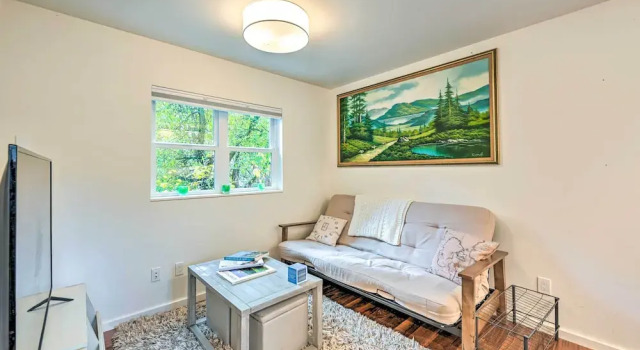 2 Mi to Capitol Hill & Lumen Field! Seattle Escape