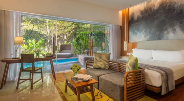 Двухместный люкс Impressive Lagoon Отель Maya Sanur Resort & Spa