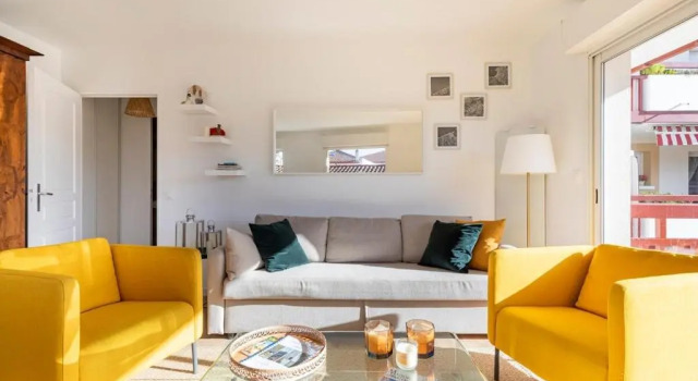 Balkoia superbe appartement de 75 m2 entièrement rénové, Prenota Appartamento Hotel a Aquitania con parcheggio, Parcheggio