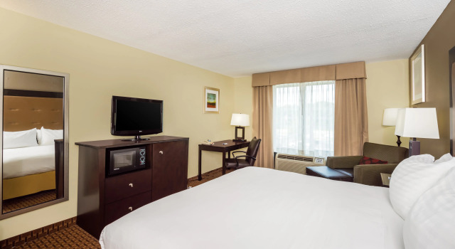 Holiday Inn Express Hotel & Suites-North East, Varaa Hotelli Hotellit Maryland pysäköinnillä, Pysäköinti