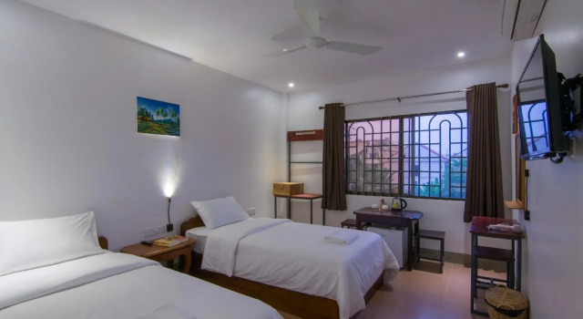 Yellow Hostel