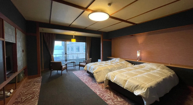 Katayamazu Onsen Kanoya Korakuen, Book Hotel Hoteller i Hokuriku med parkering, Parkering