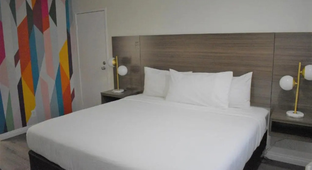 Номер Standard Signature Anaheim Maingate