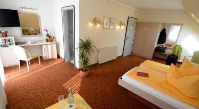 Hotel Weingarten, Забронировать Отель Бад-Дюркхайм Wine Route, рядом с Gradierwerk Bad Durkheim