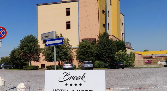 Break Hotel, Varaa Hotelli Ospedaletto Lodigiano 