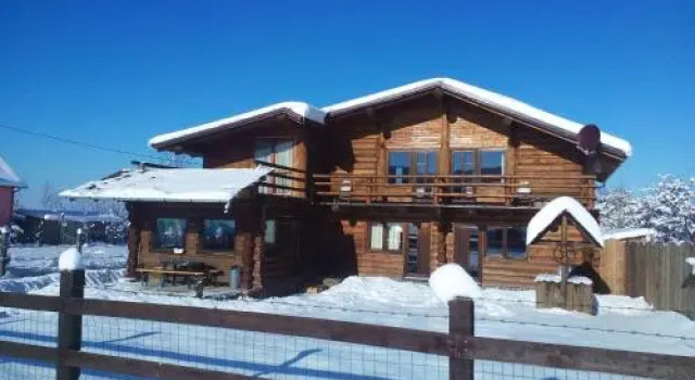 Casa Muntelui - Sambata, Забронировать Отель Стацьюня-Климатерикэ-Сымбэта Брашов